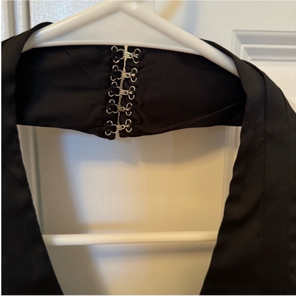 NWT Superdown by Revolve Women’s Elegant Satin Black Halter XXS - Picture 4 of 8